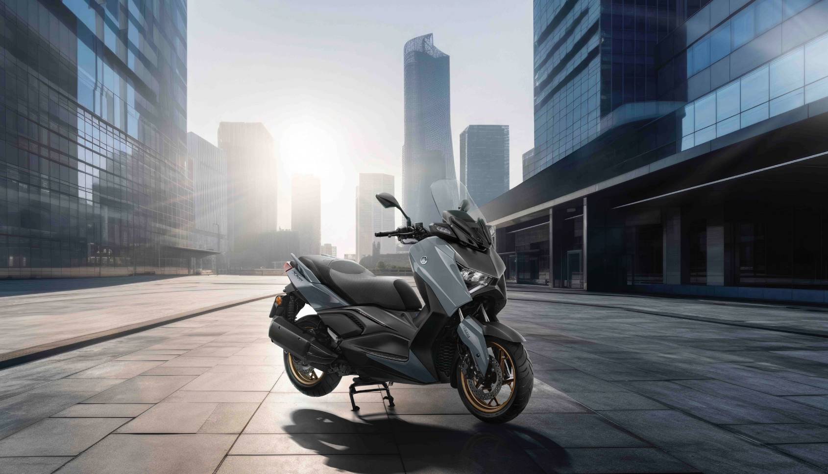 NEW XMAX CONNECTED… Follow the MAX MY PREMIUM SPORT, MY PRIDE…MY XMAX หนึ่งเดียวต้อง MAX…