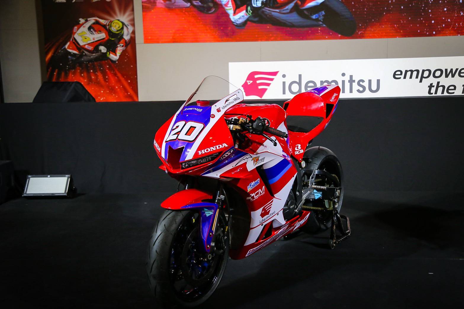 “อิเดมิตสึ” สนับสนุนทีมแข่ง “ฟิล์ม-รัฐภาคย์” ภายใต้ชื่อ “Idemitsu Honda Team Christmas”