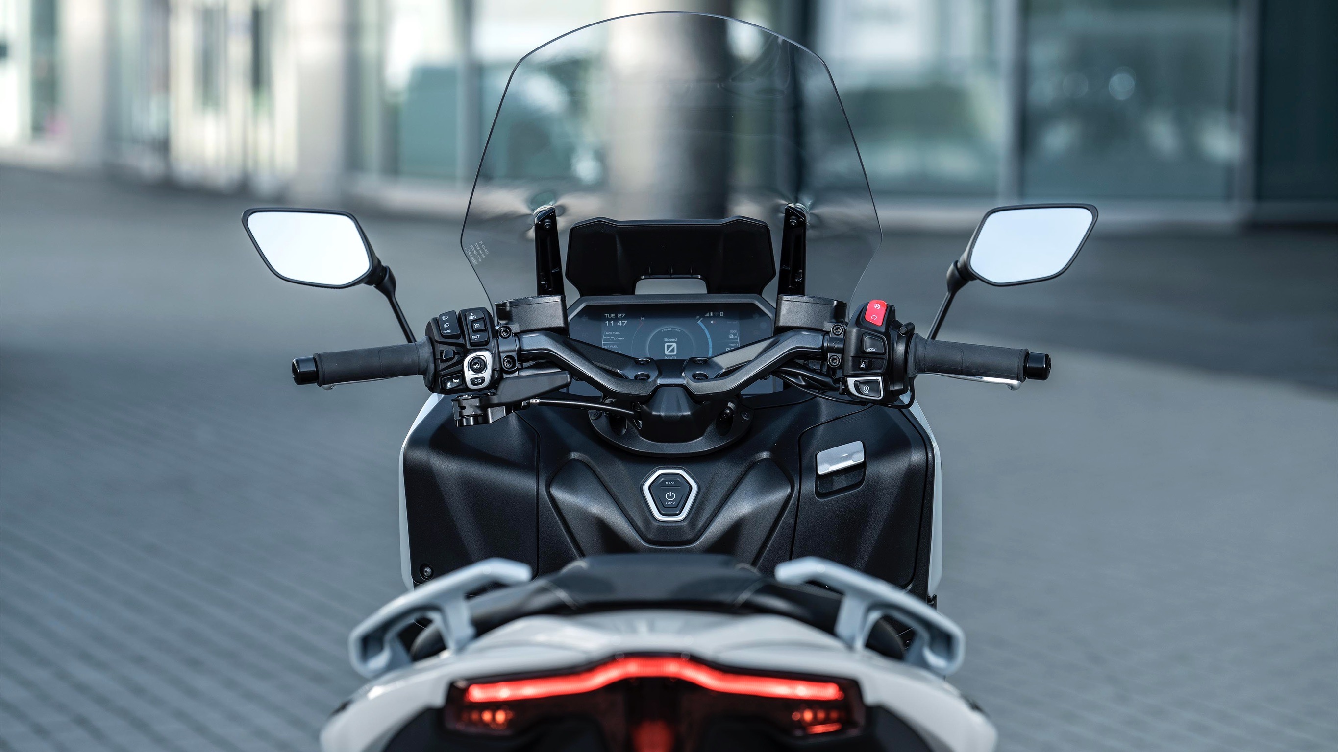 New YAMAHA TMAX 2025