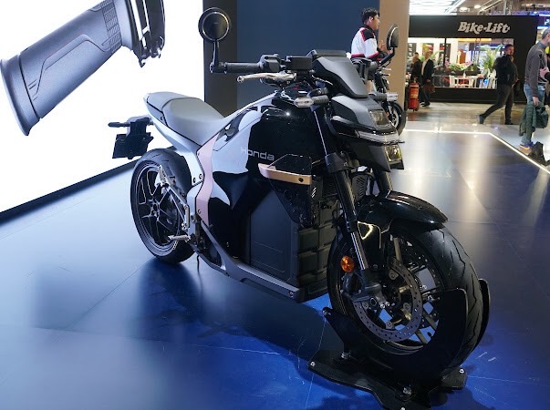 รถจักรยานยนต์ฮอนด้า เผยโฉม Honda WN7 จักรยานยนต์ไฟฟ้ารุ่นแรก ที่งาน EICMA 2025