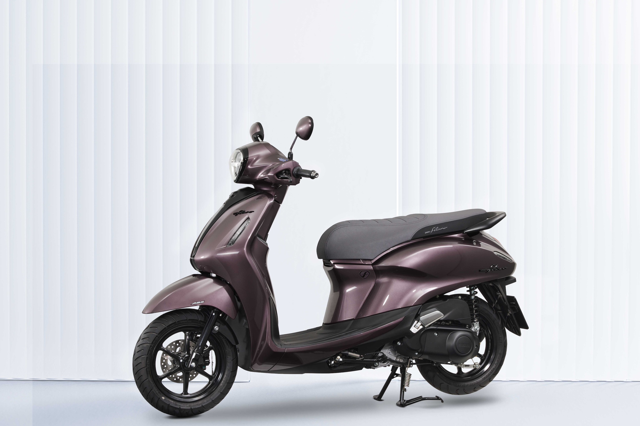 ยามาฮ่าเติมเฉดใหม่แห่งความคลาสให้ YAMAHA GRAND FILANO HYBRID