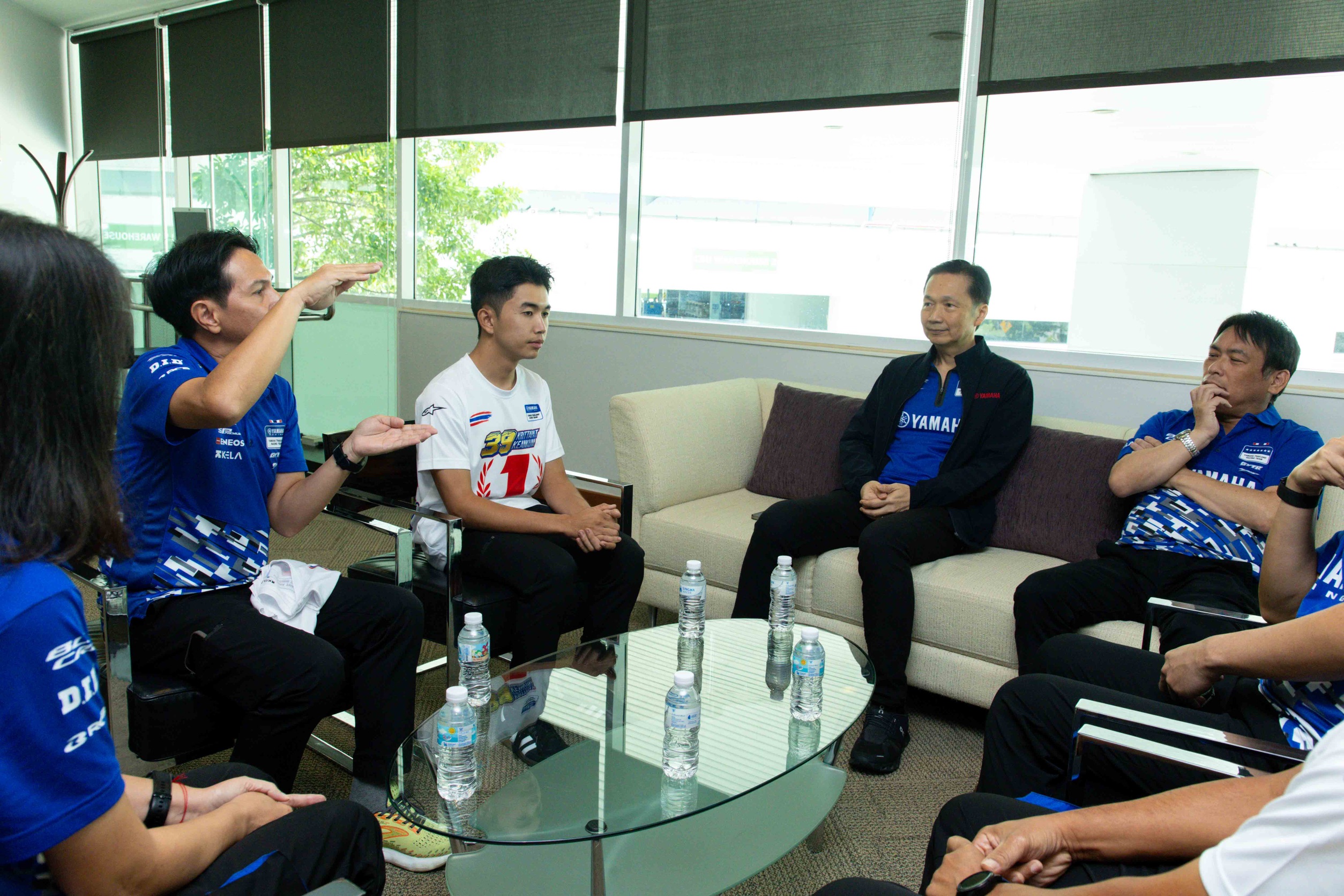 “ไอเดีย” กฤตภัทร เขื่อนคำ แชมป์เอเชีย โร้ดเรซซิ่ง 2026 เข้าพบผู้บริหารไทยยามาฮ่า พร้อมมอบของที่ระลึกแทนคำขอบคุณ